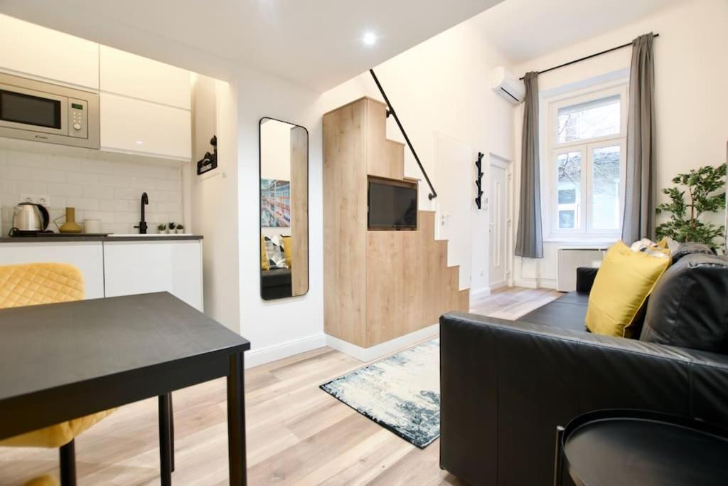 Premium Apartment By Hi5- Brody Street Budapeste Exterior foto