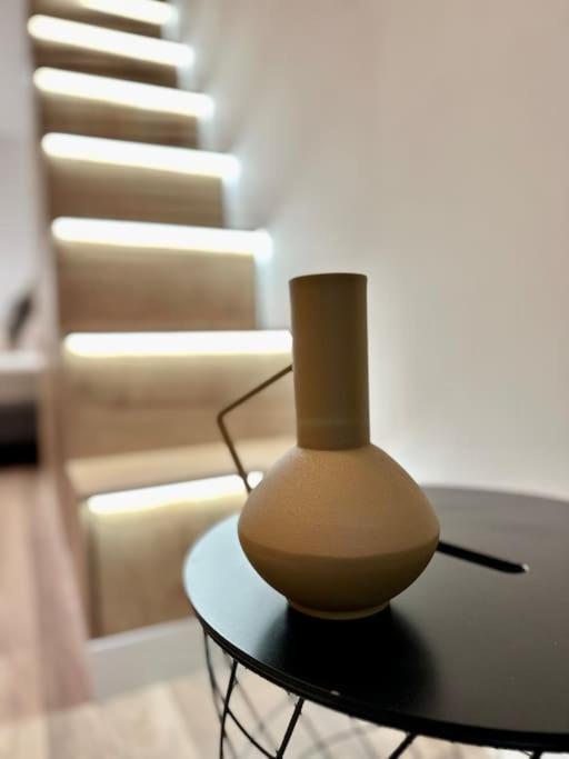 Premium Apartment By Hi5- Brody Street Budapeste Exterior foto